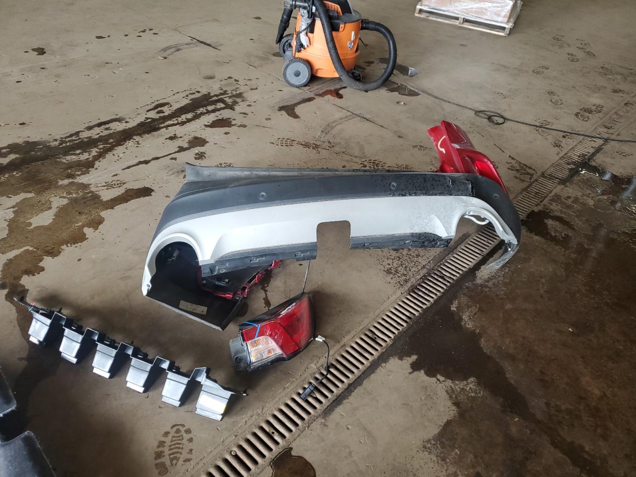 2020 Ford Escape Titanium VIN: 1FMCU9J9XLUA15424 Lot: 65142694