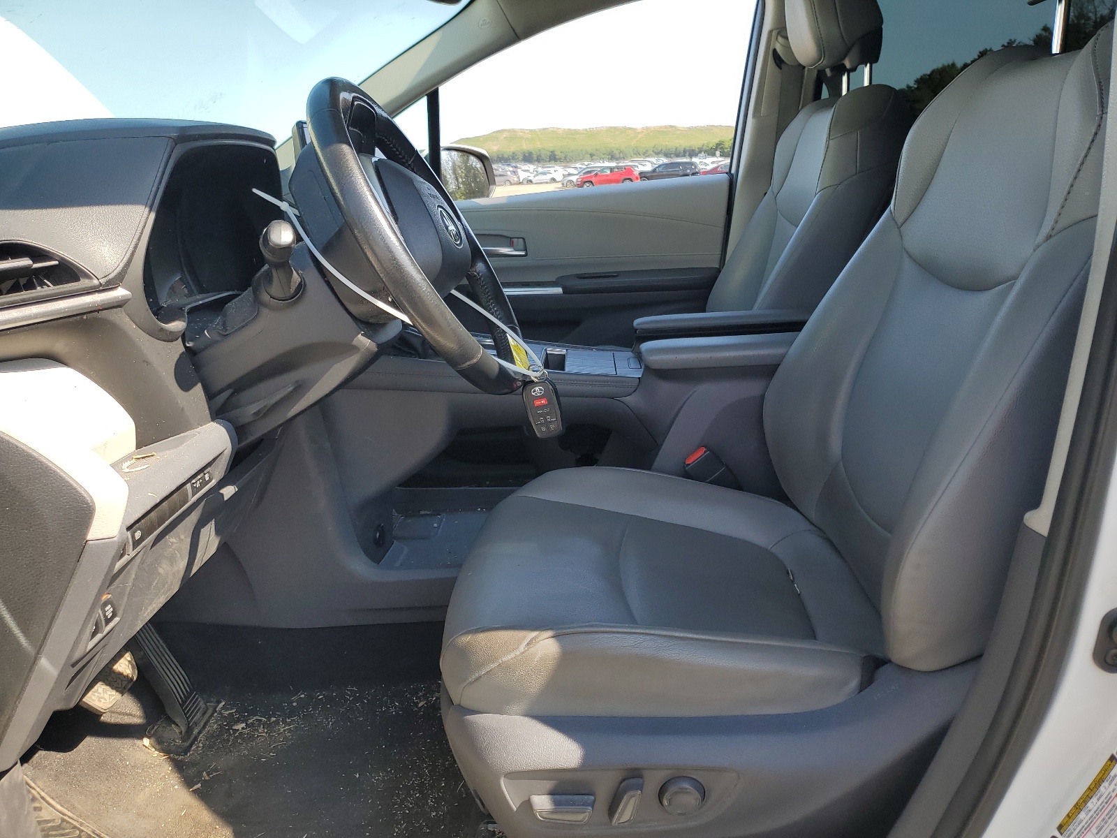 5TDYSKFC3MS023298 2021 Toyota Sienna Xle