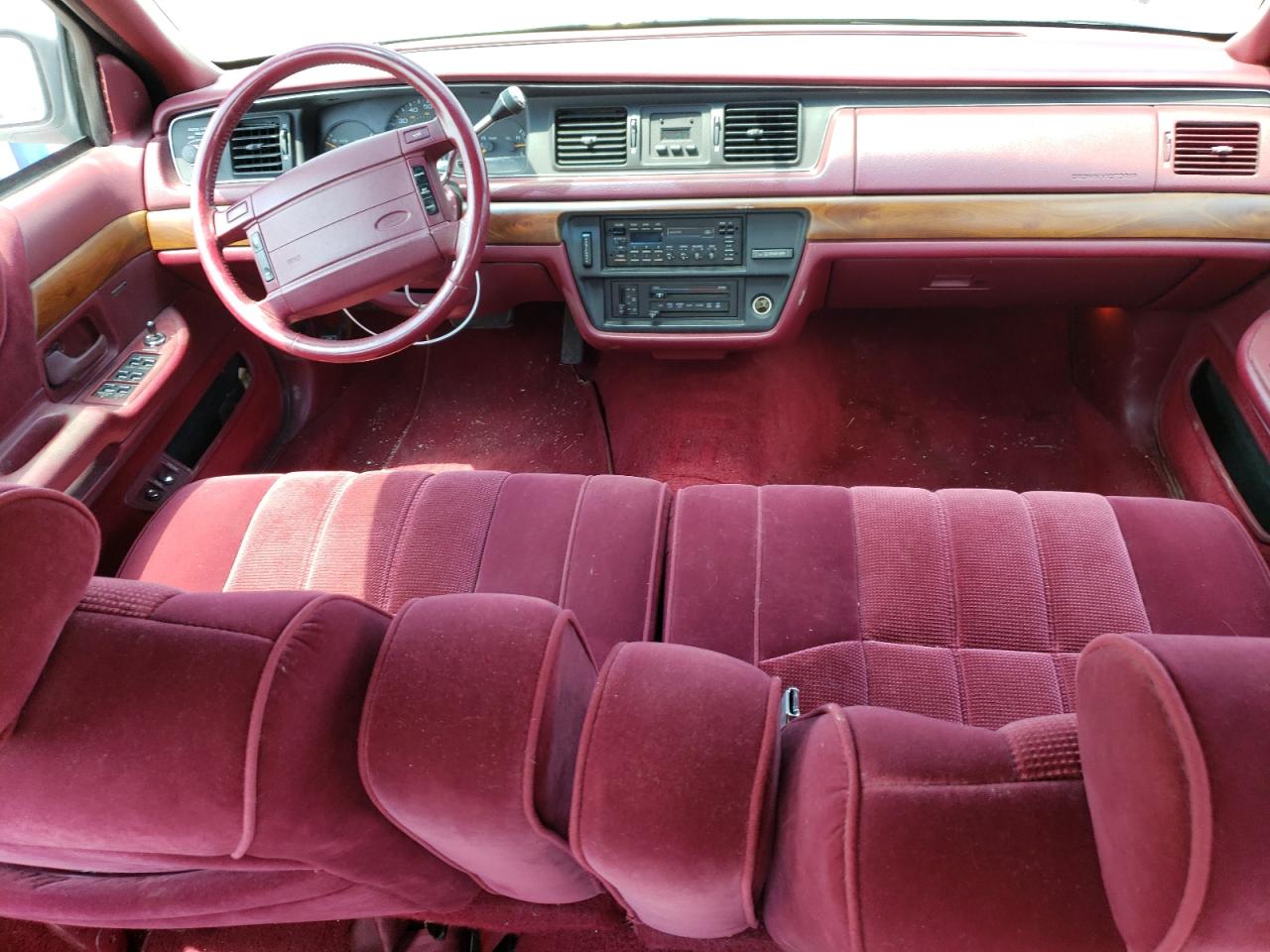 1992 Ford Crown Victoria Lx VIN: 2FACP74W9NX112262 Lot: 63034484