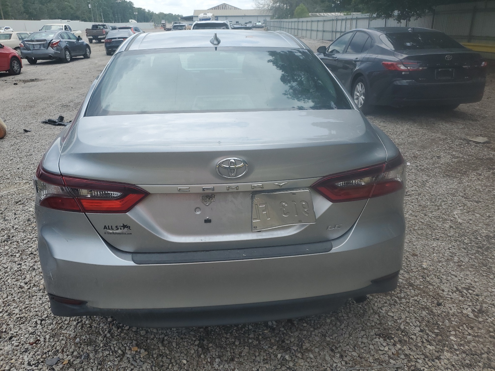 2022 Toyota Camry Le vin: 4T1C11AK4NU659310