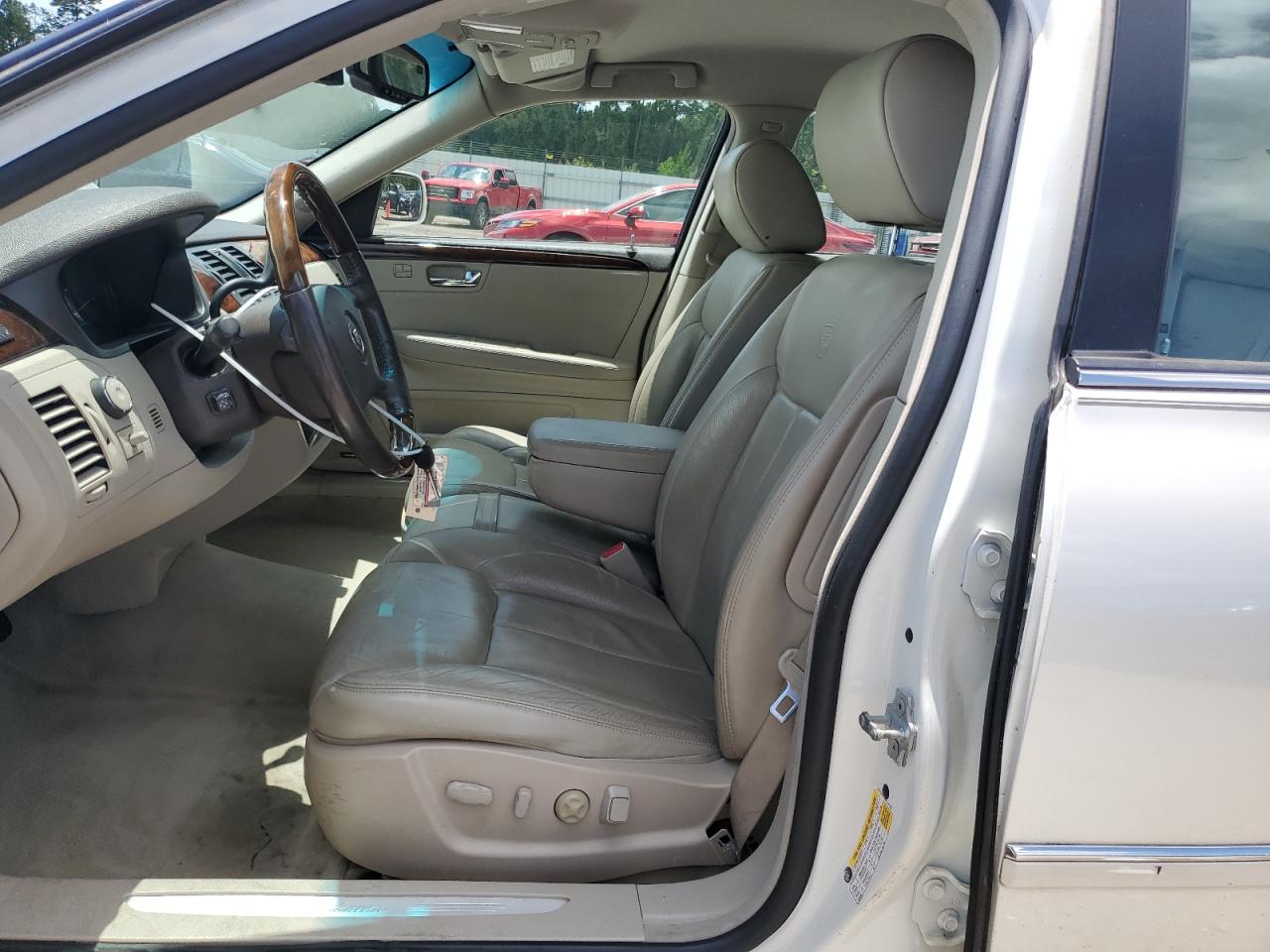 2008 Cadillac Dts VIN: 1G6KD57Y98U104709 Lot: 64248884