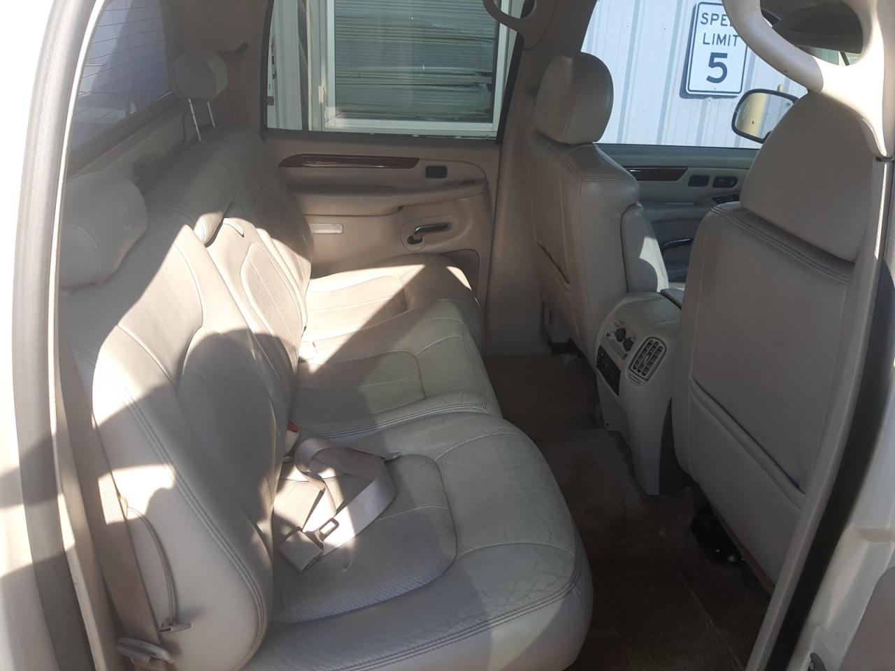 2002 Cadillac Escalade Ext VIN: 3GYEK63N92G240683 Lot: 64039524