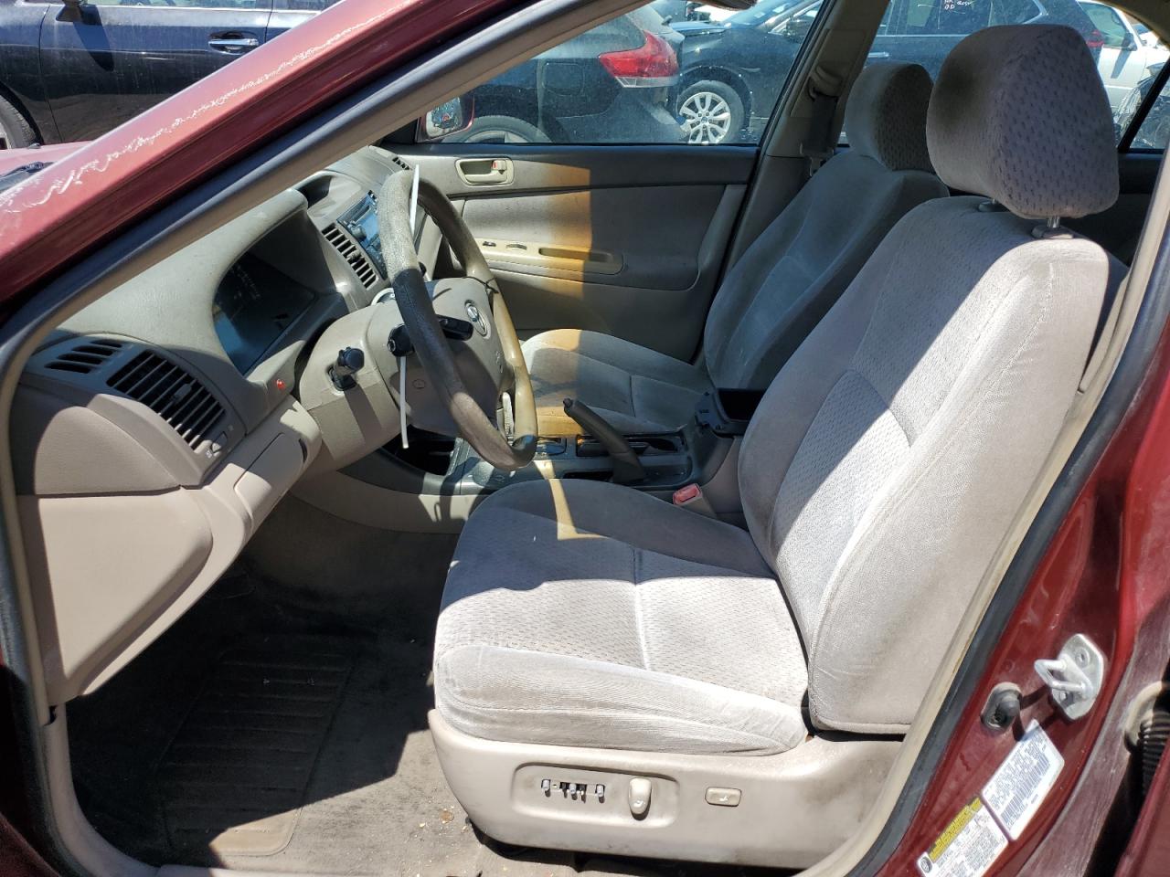 2004 Toyota Camry Le VIN: 4T1BF32K04U067117 Lot: 61570044