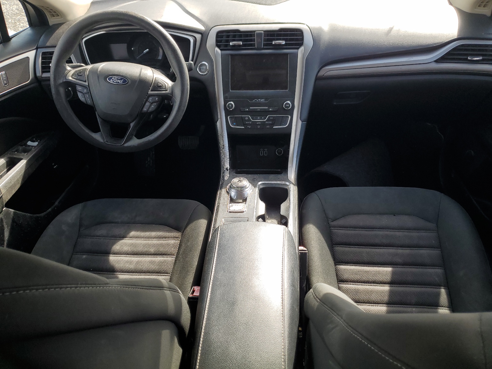 3FA6P0LU3KR106813 2019 Ford Fusion Se