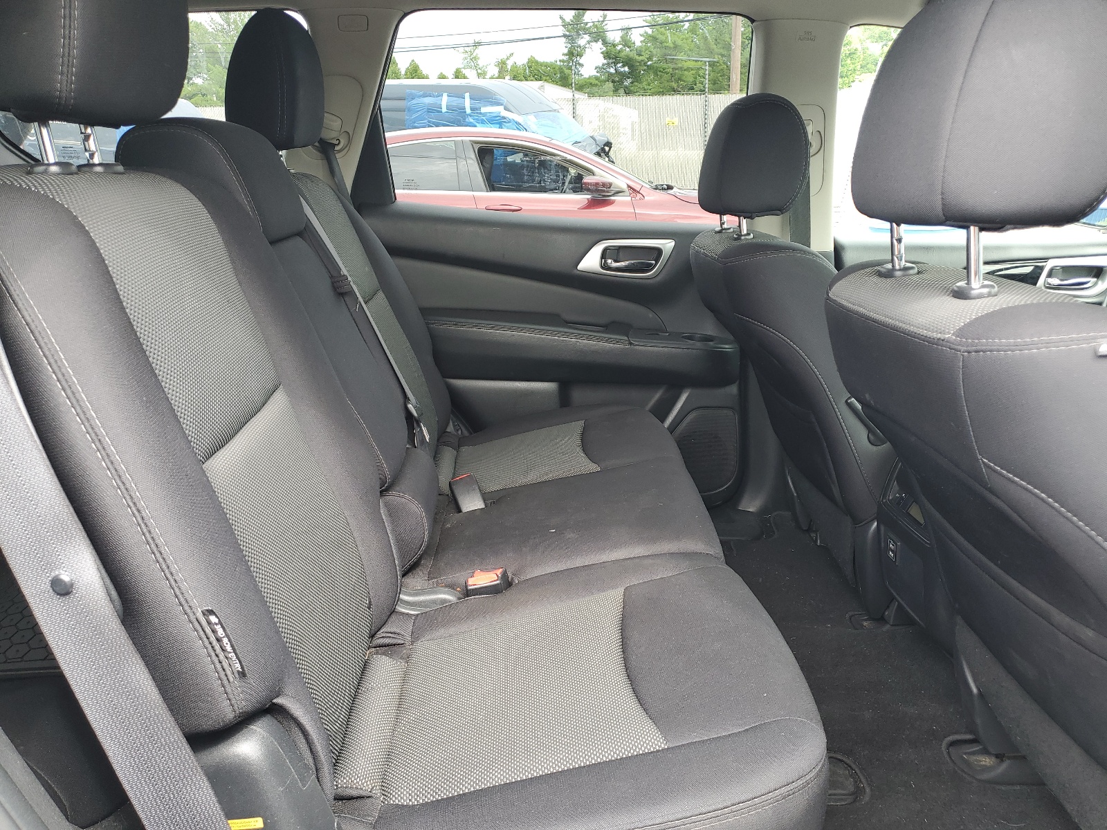 5N1DR2MM8JC606979 2018 Nissan Pathfinder S