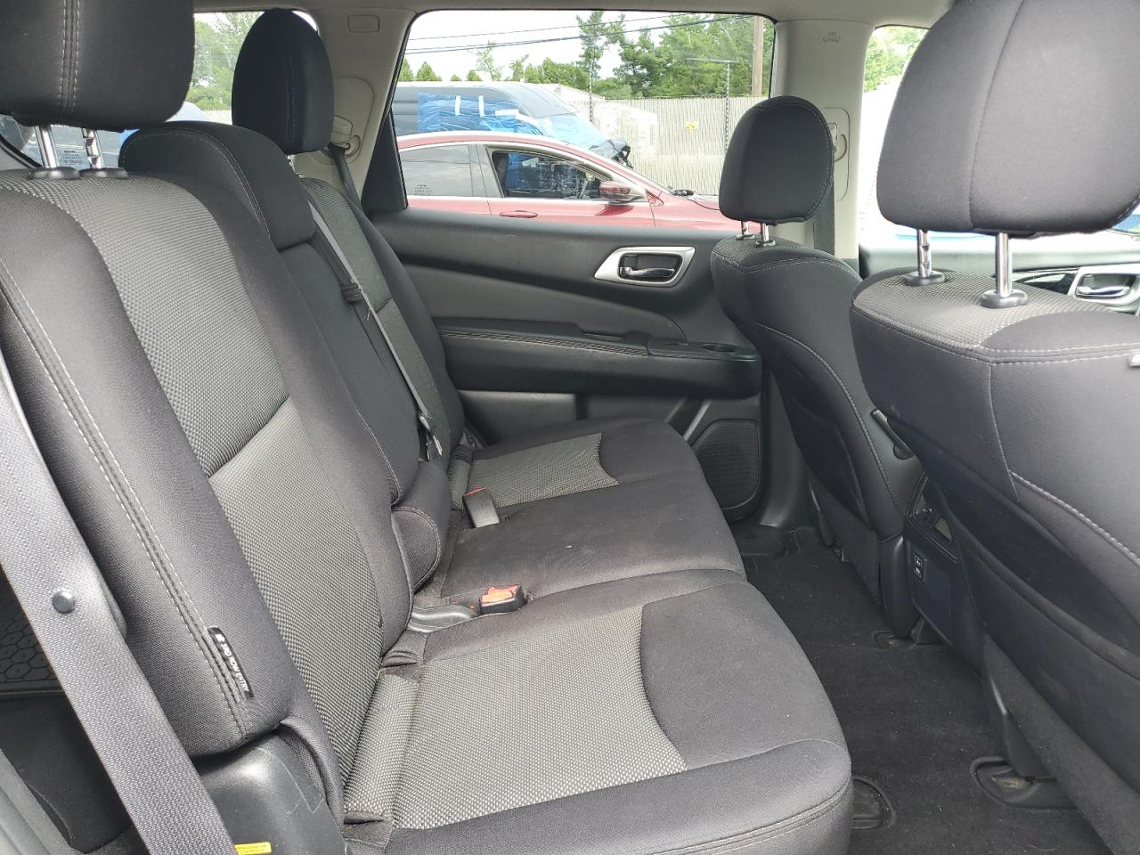 2018 Nissan Pathfinder S VIN: 5N1DR2MM8JC606979 Lot: 63436914