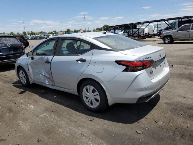  NISSAN VERSA 2024 Сріблястий