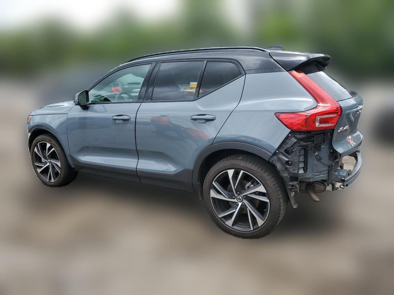 2021 Volvo Xc40 T5 R-Design VIN: YV4162UM0M2430887 Lot: 64752364