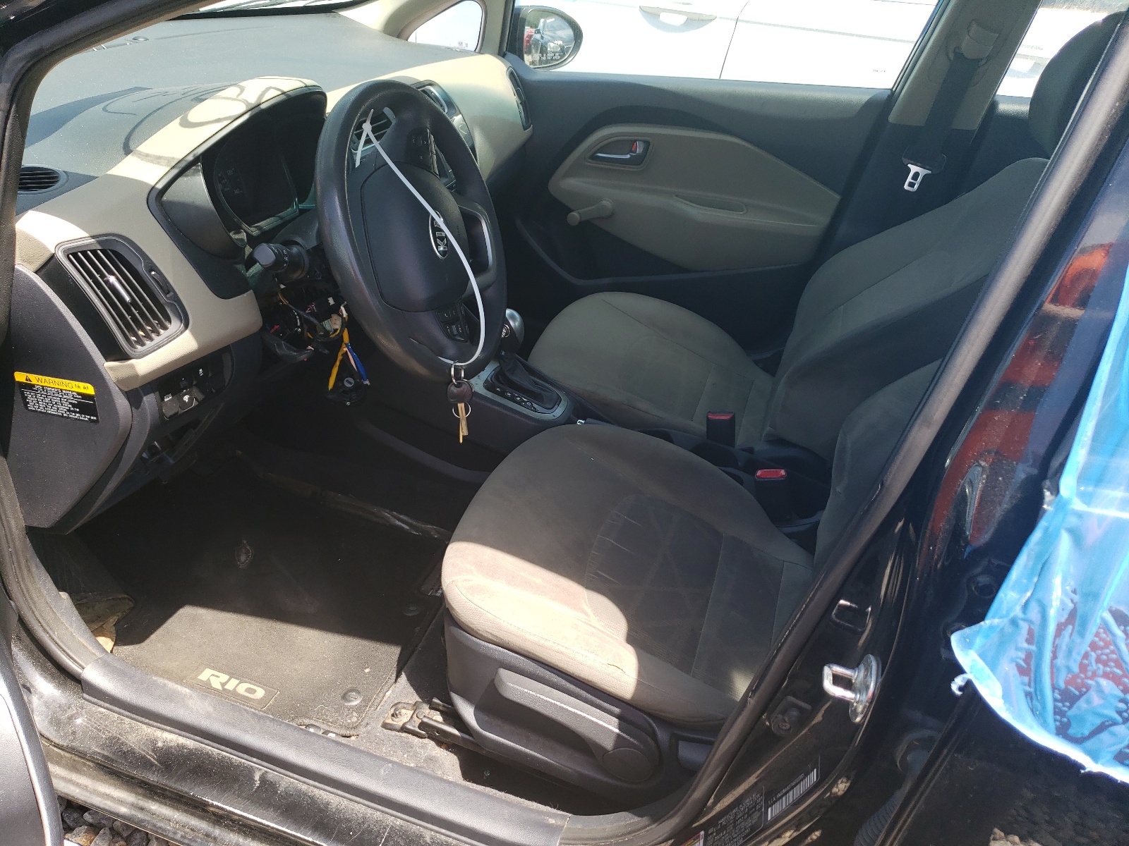 KNADM4A37H6012285 2017 Kia Rio Lx