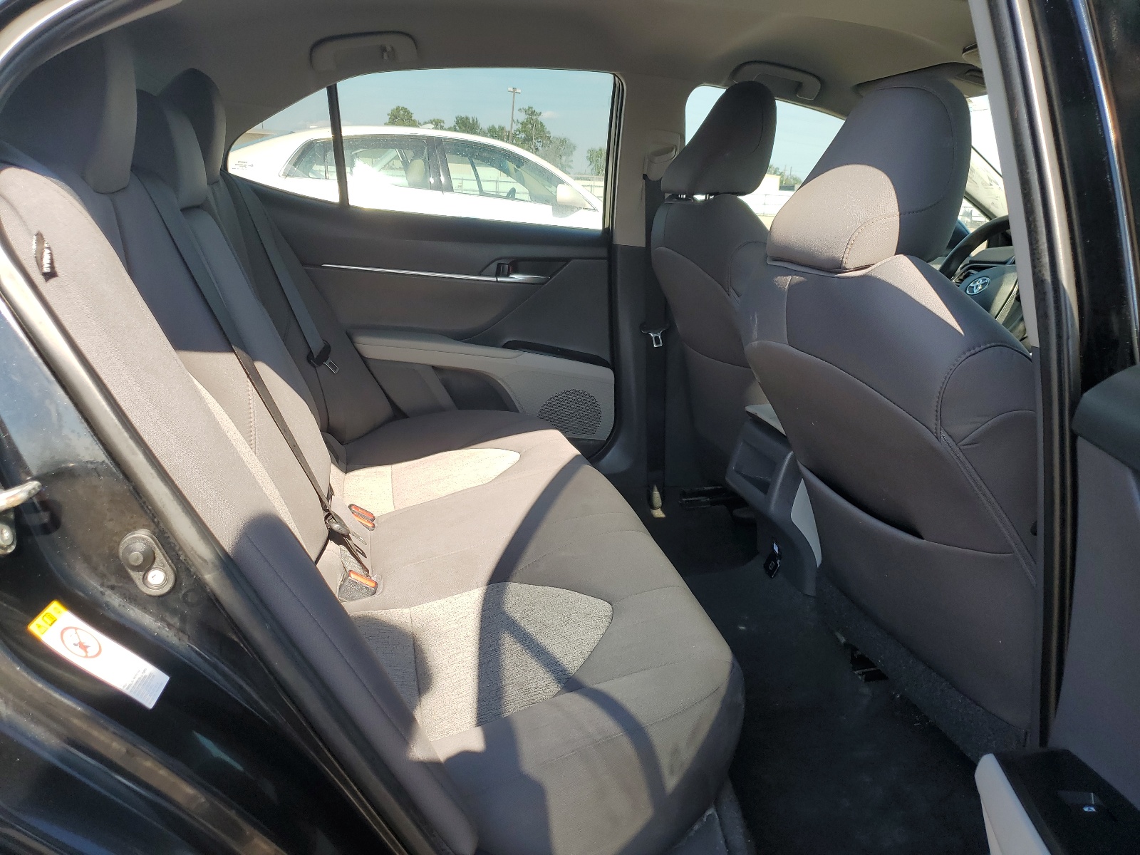 2019 Toyota Camry L vin: 4T1B11HKXKU748487