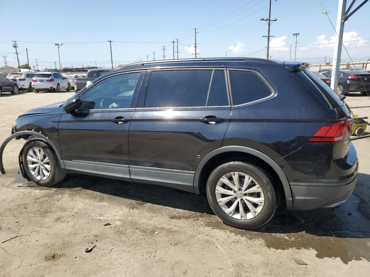 3VV1B7AX0JM090527 2018 VOLKSWAGEN TIGUAN - Image 2