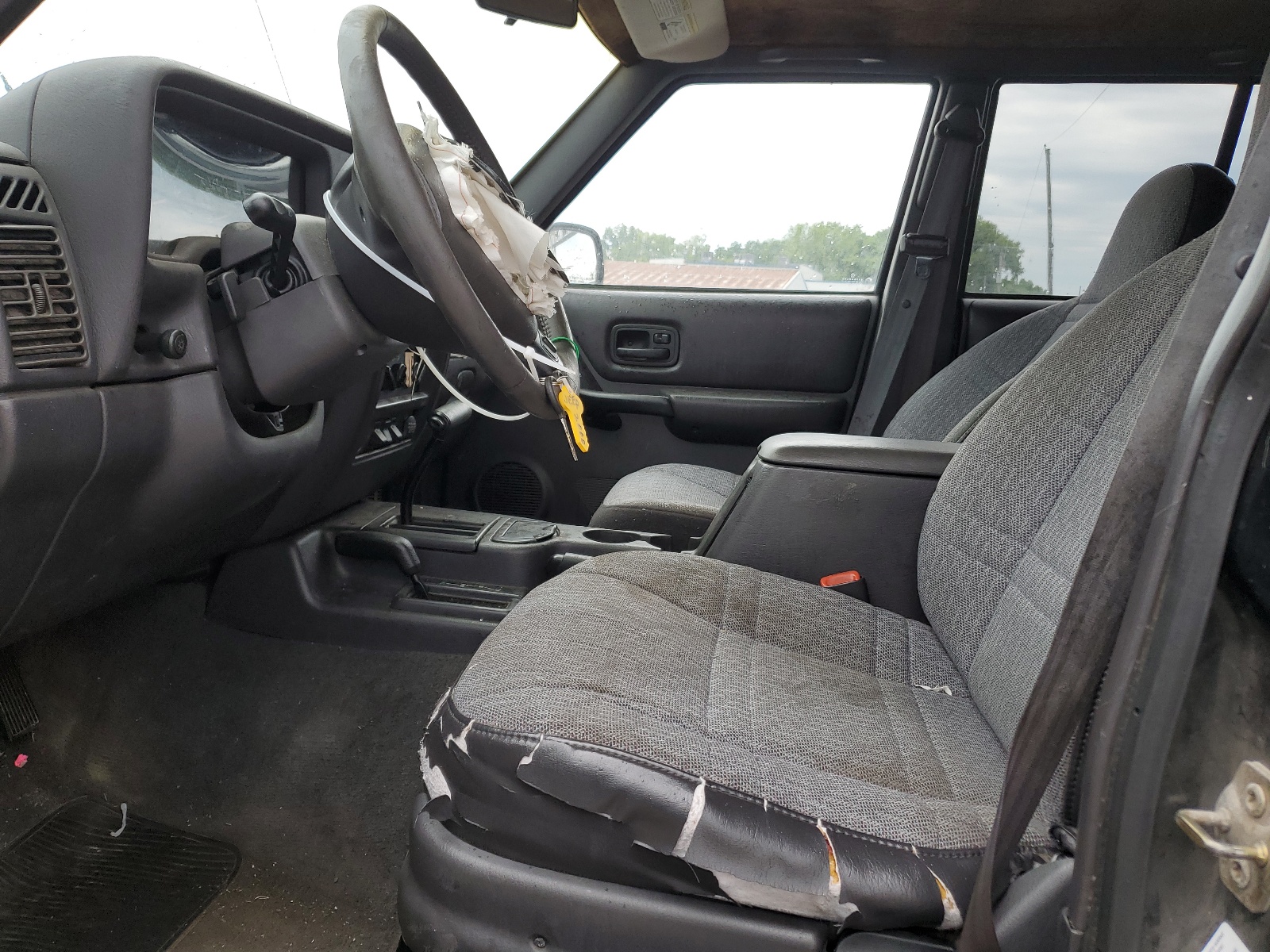 1J4FF48SXYL241025 2000 Jeep Cherokee Sport