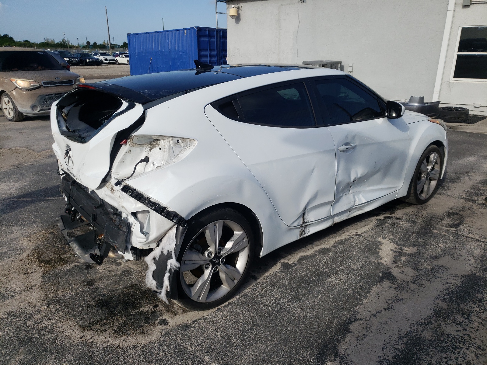 2017 Hyundai Veloster vin: KMHTC6AD1HU322459