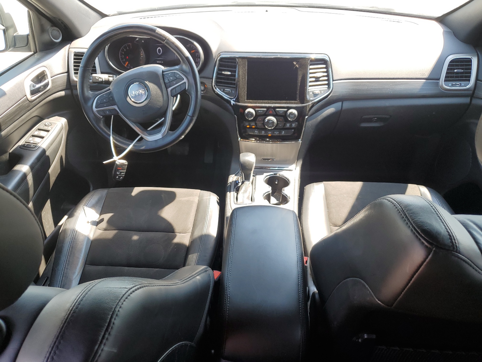 1C4RJFAG1LC420162 2020 Jeep Grand Cherokee Laredo