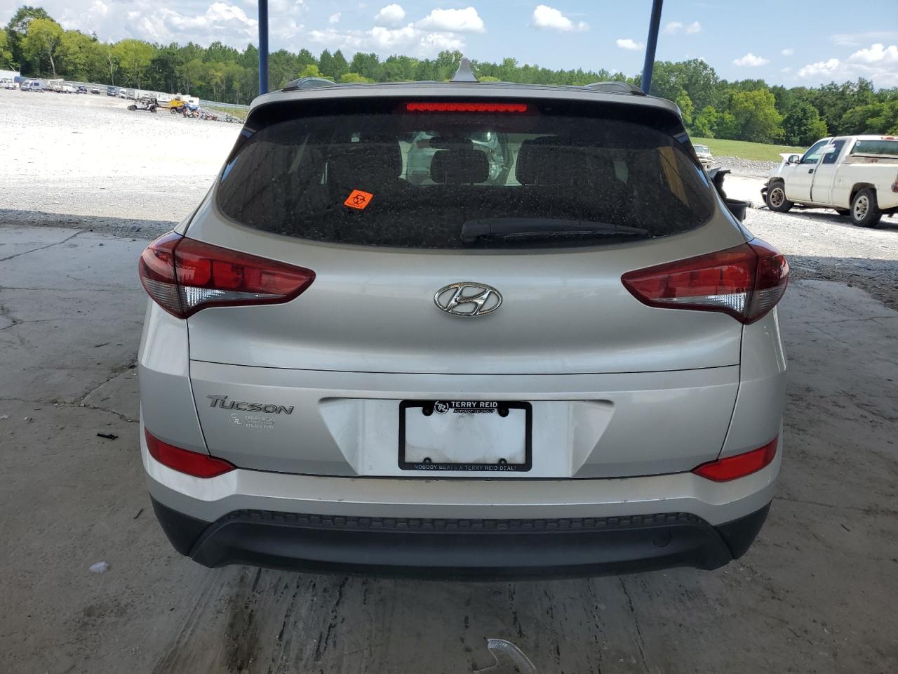 KM8J33A49JU665743 2018 Hyundai Tucson Sel