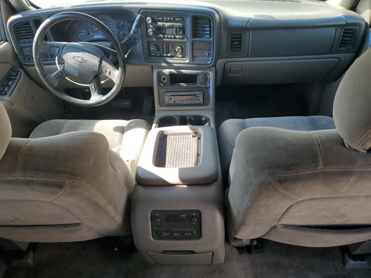 2004 Chevrolet Tahoe C1500 VIN: 1GNEC13T74R209172 Lot: 61575544