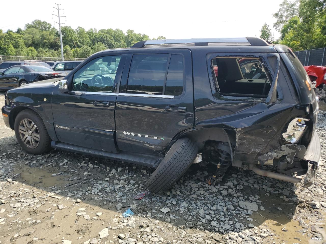 2008 Mercury Mountaineer - Image 2