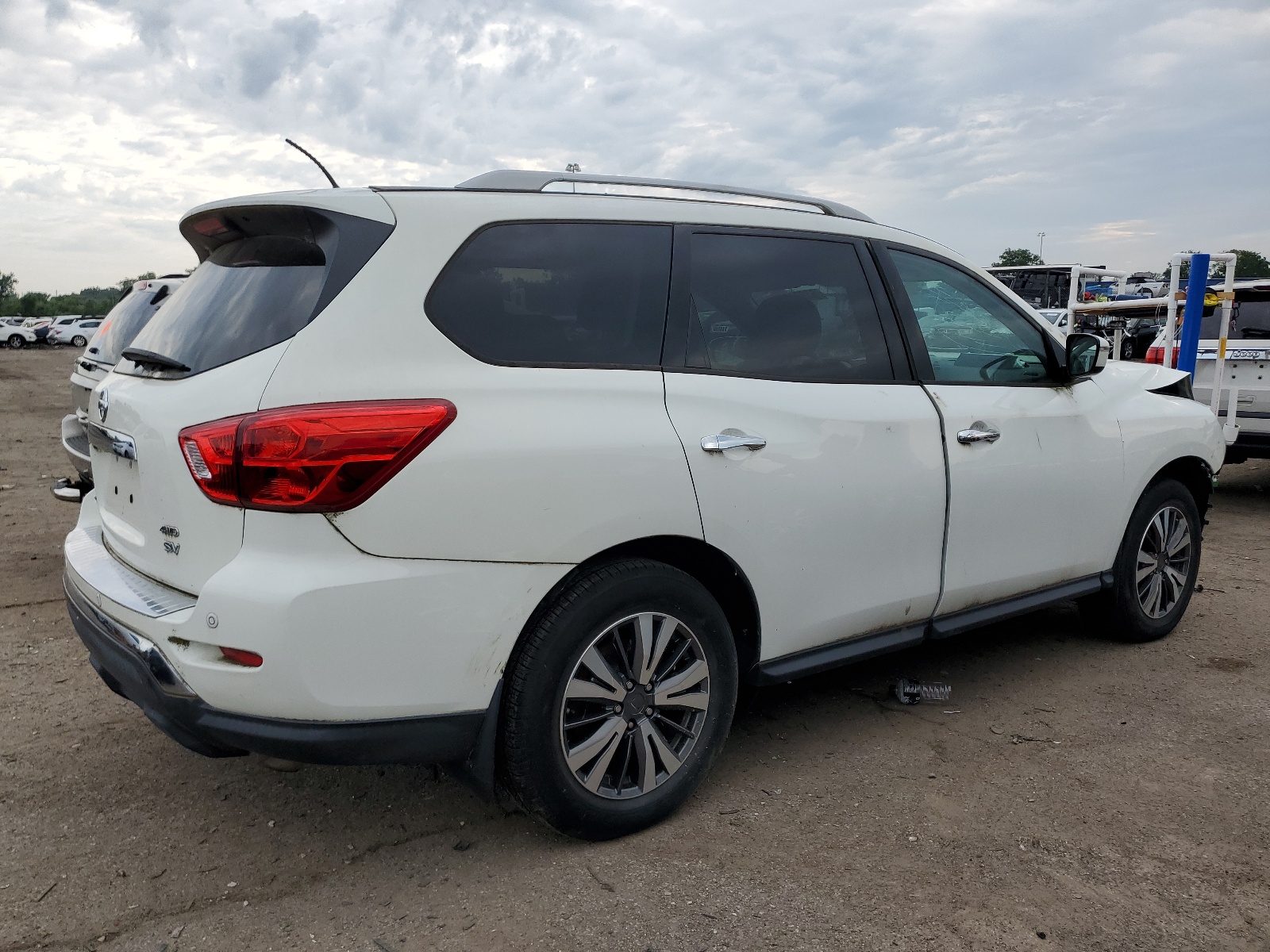 2017 Nissan Pathfinder S vin: 5N1DR2MM0HC679838