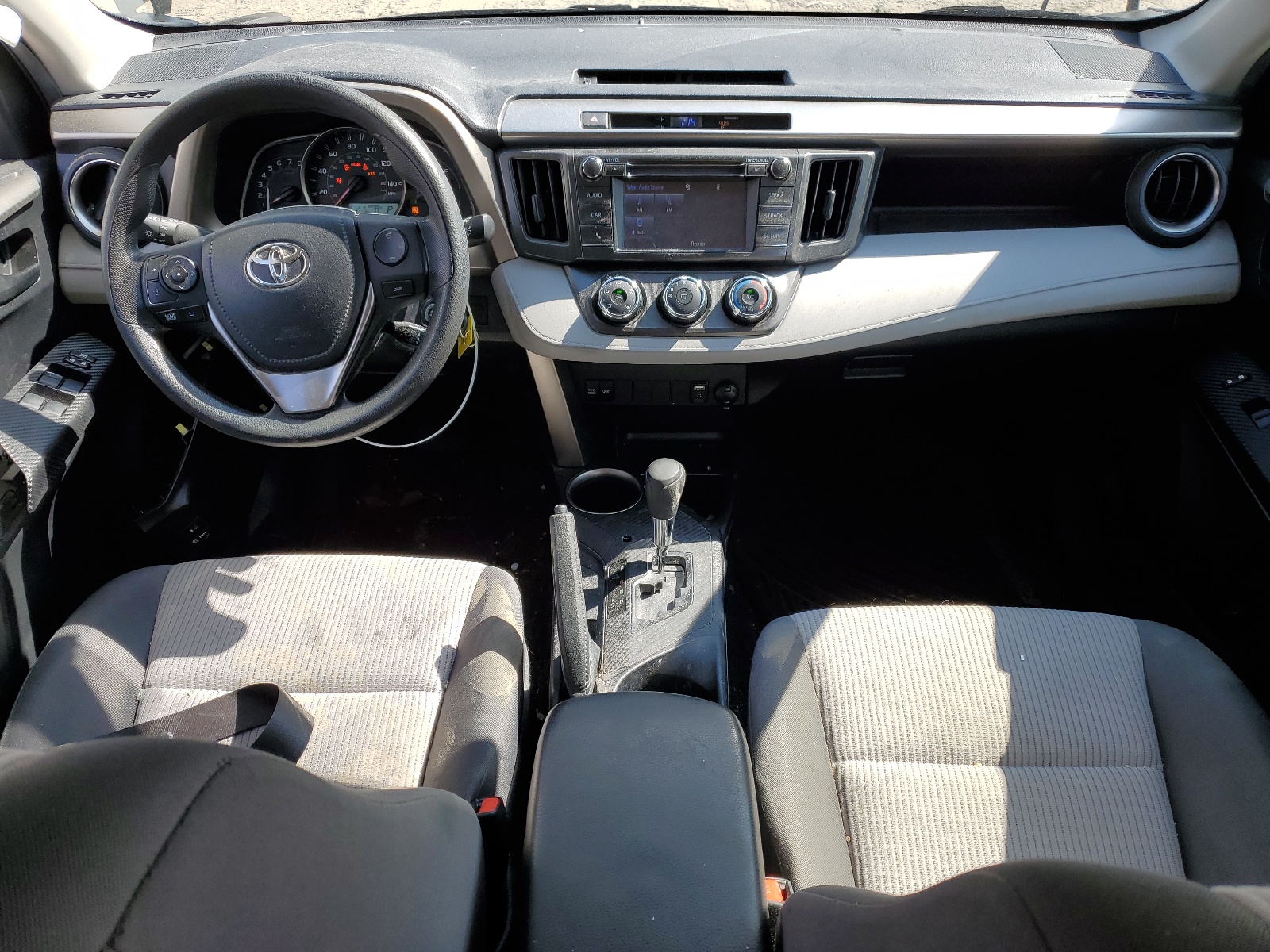 JTMBFREV0FD113920 2015 Toyota Rav4 Le