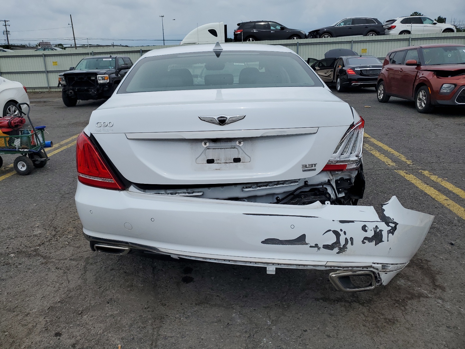 KMTF34JA1KU058700 2019 Genesis G90 Premium