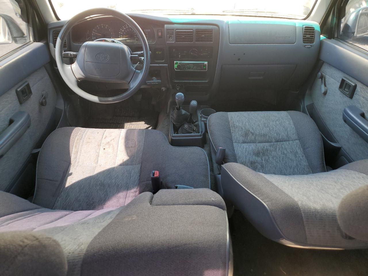 1998 Toyota Tacoma Xtracab VIN: 4TAWN72N2WZ126440 Lot: 64262934