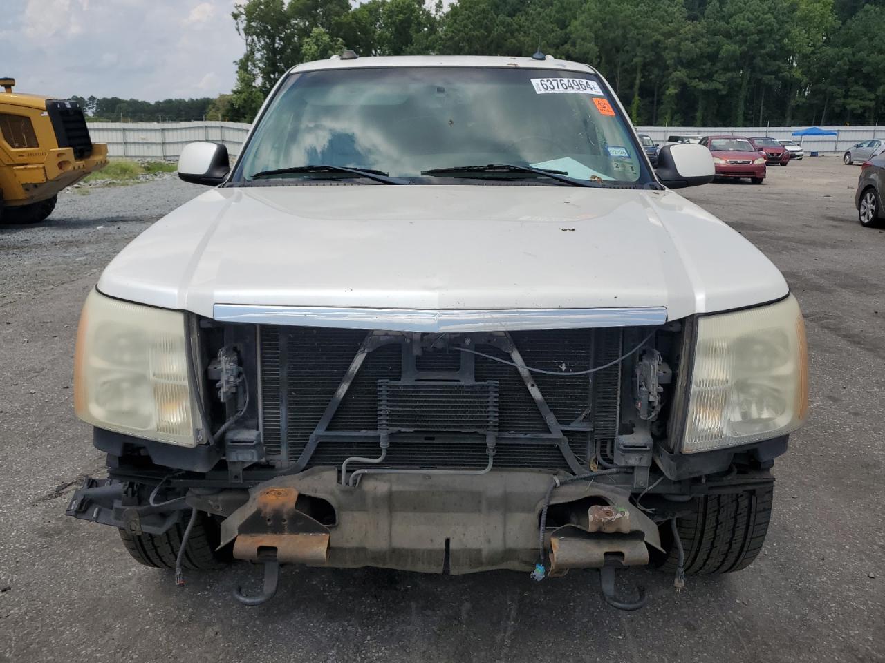 2005 Cadillac Escalade - Image 5