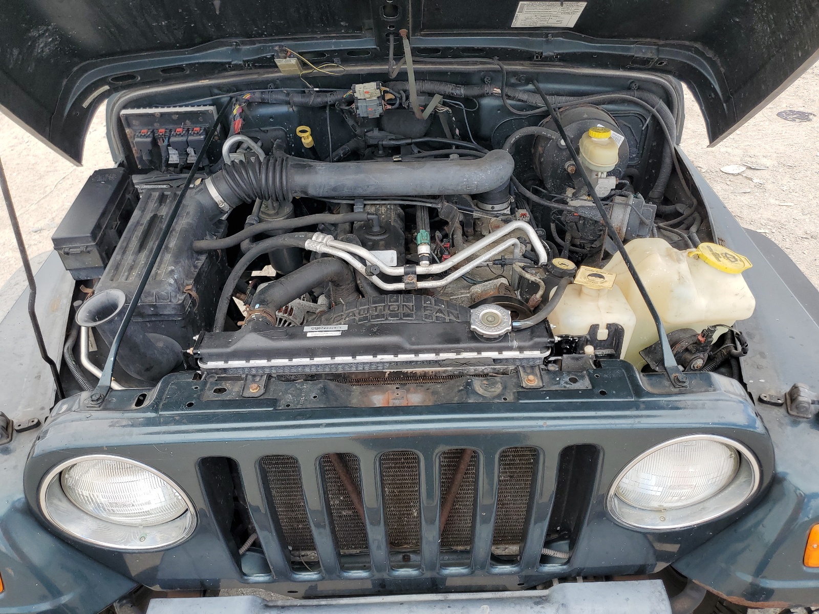 1J4FA49S35P367549 2005 Jeep Wrangler / Tj Sport