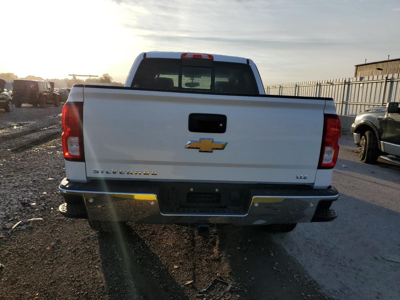 3GCUKSEC4HG415324 2017 Chevrolet Silverado K1500 Ltz