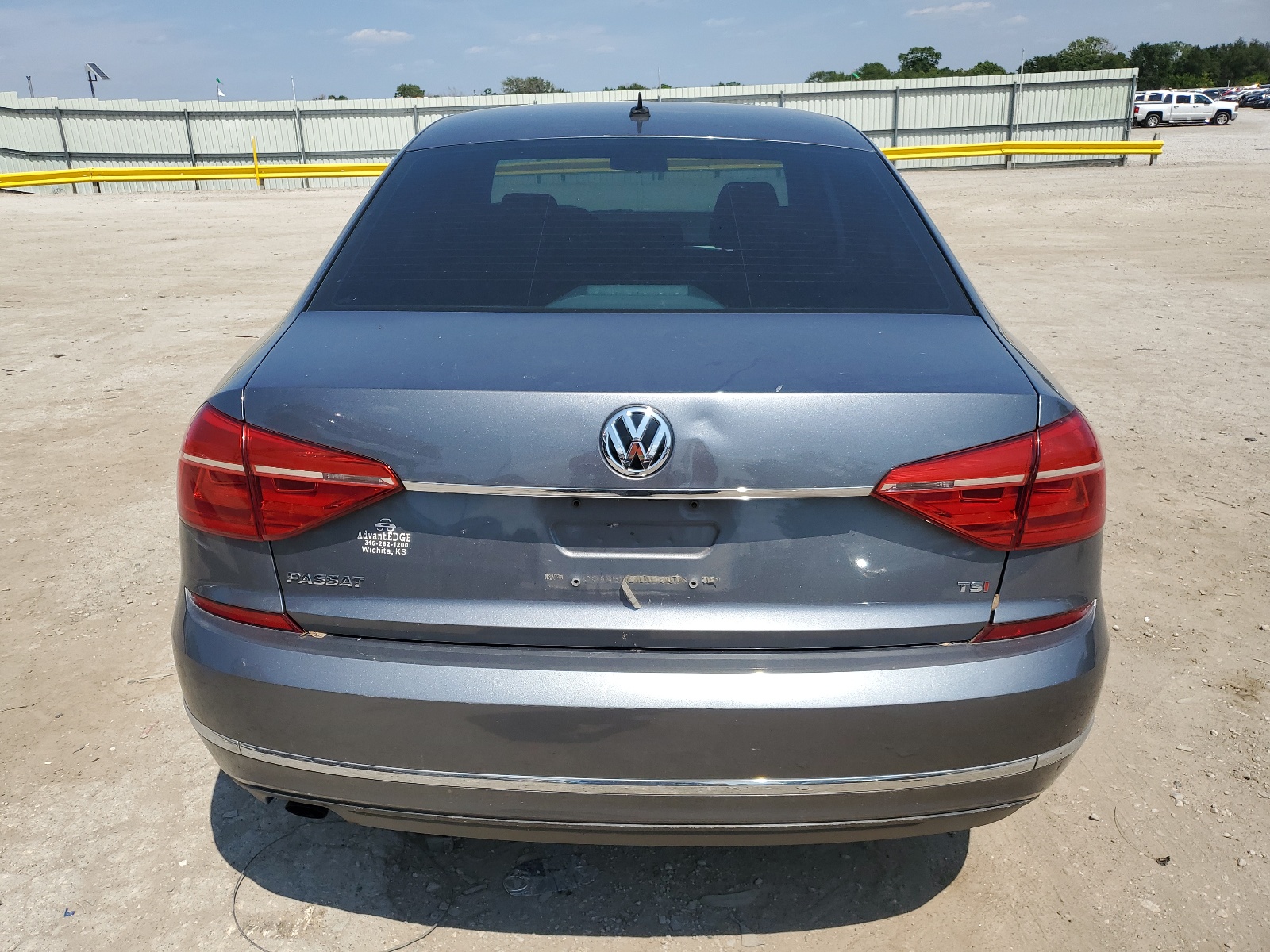 2016 Volkswagen Passat S vin: 1VWAT7A38GC057484