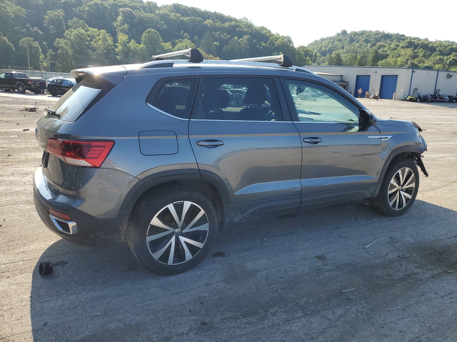 2022 Volkswagen Taos Se vin: 3VVYX7B22NM082311