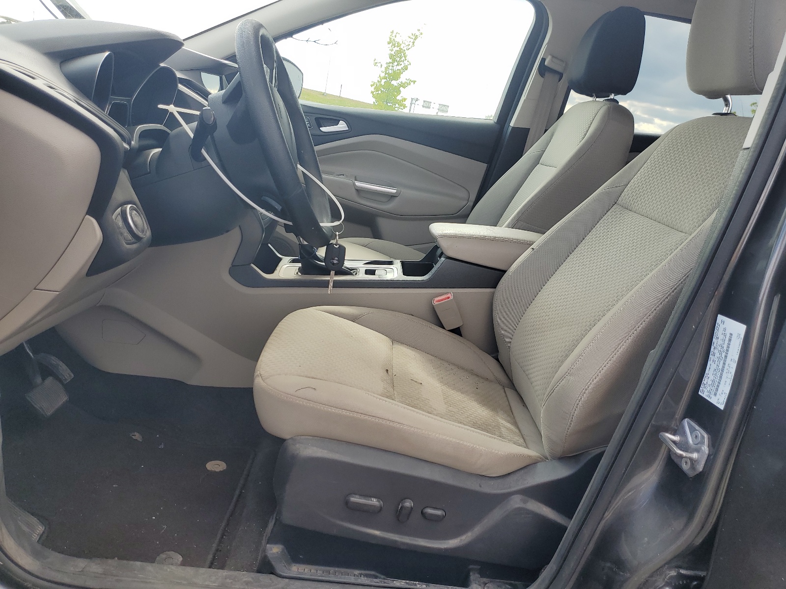 1FMCU9GD2HUC11943 2017 Ford Escape Se