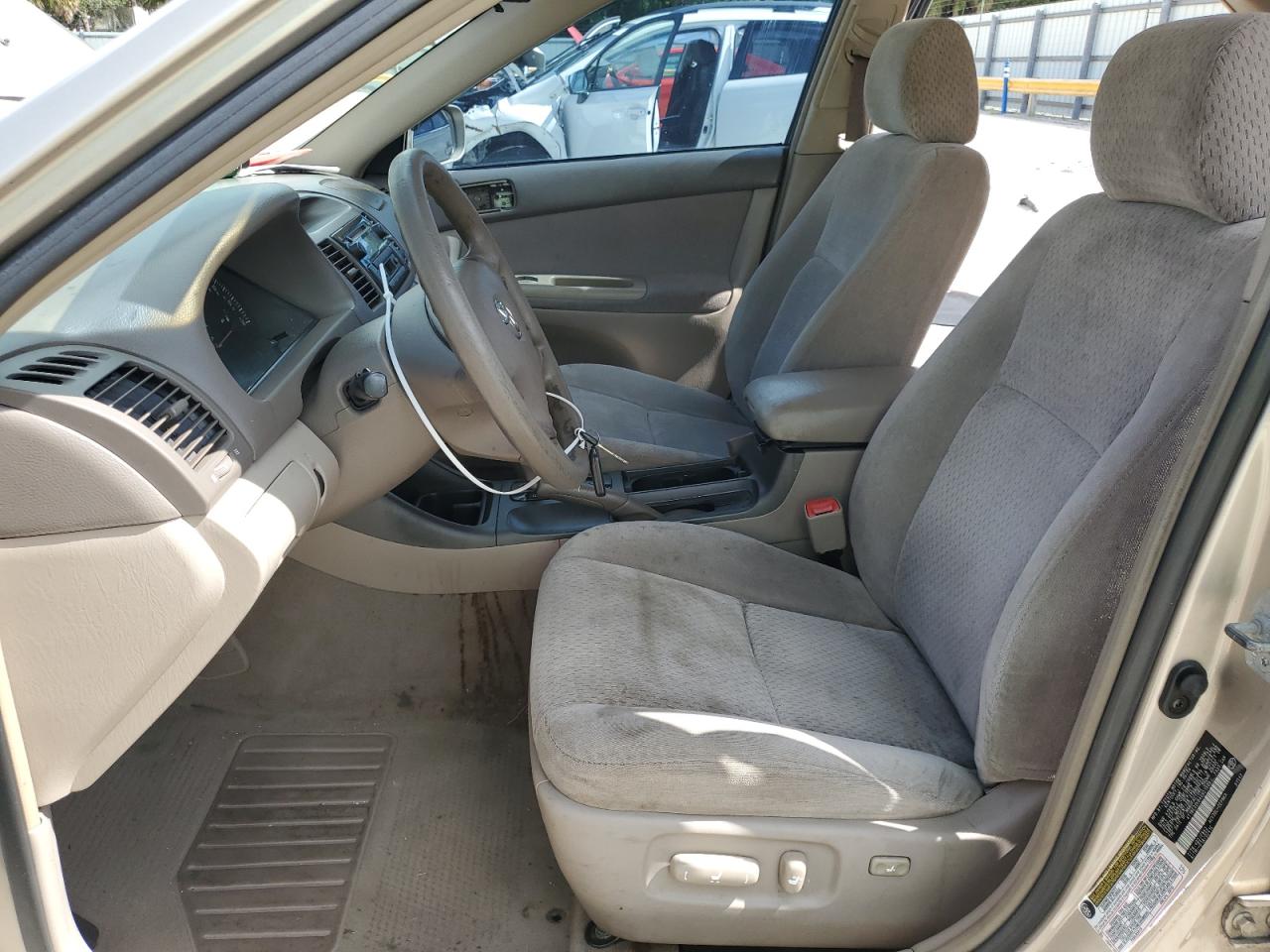 2004 Toyota Camry Le VIN: 4T1BE32K64U931509 Lot: 64009214