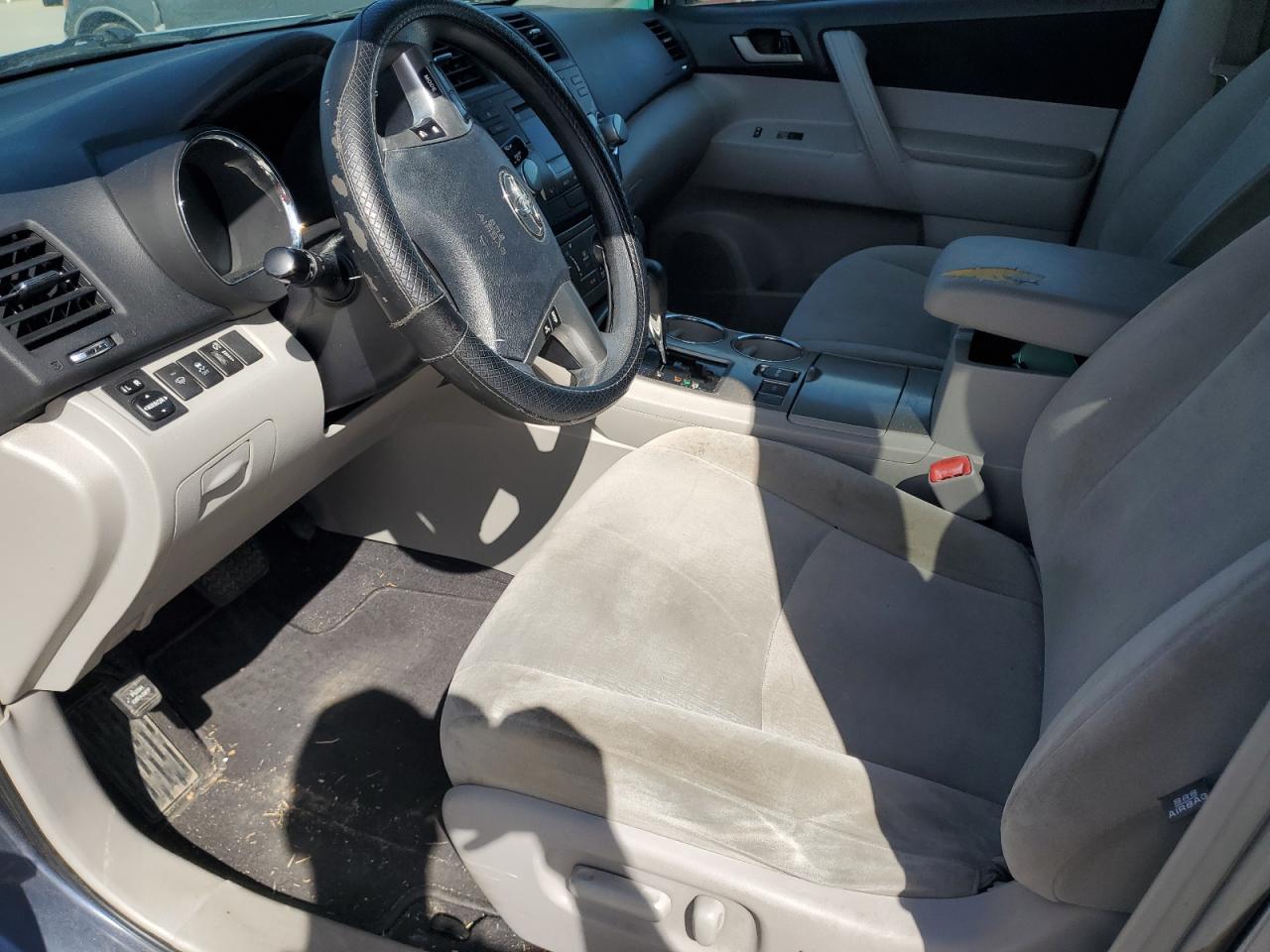 2011 Toyota Highlander Base VIN: 5TDZK3EH4BS038574 Lot: 64813644