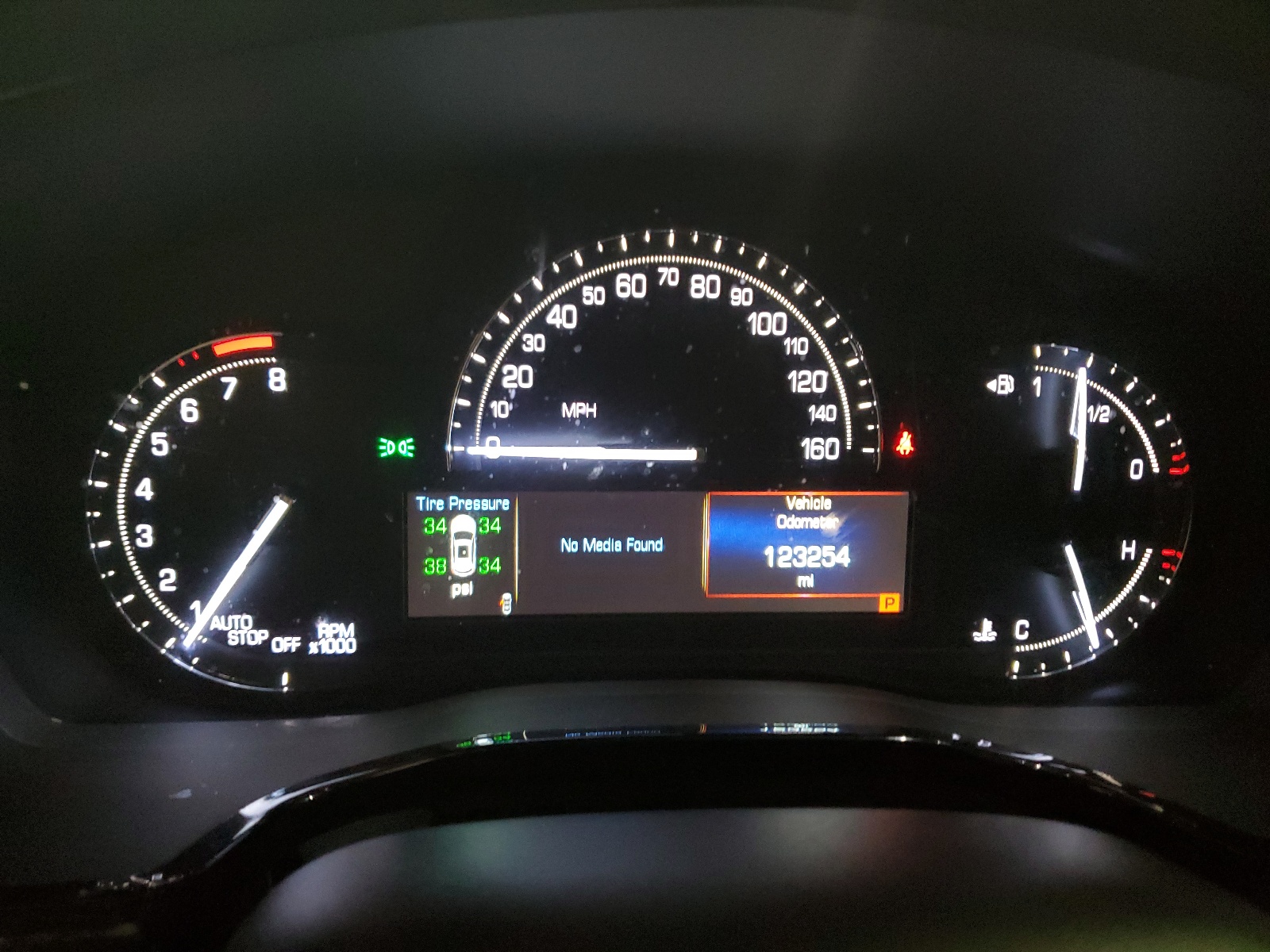 1GYKNERS4JZ230823 2018 Cadillac Xt5 Premium Luxury