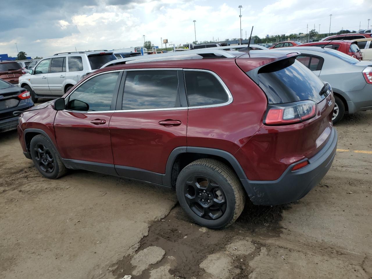 2019 Jeep Cherokee Latitude VIN: 1C4PJLCB2KD241371 Lot: 62981384