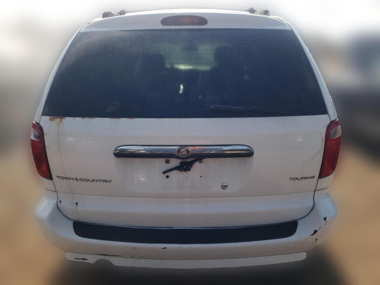 2005 Chrysler Town & Country Touring VIN: 2C4GP54L65R165544 Lot: 64391744