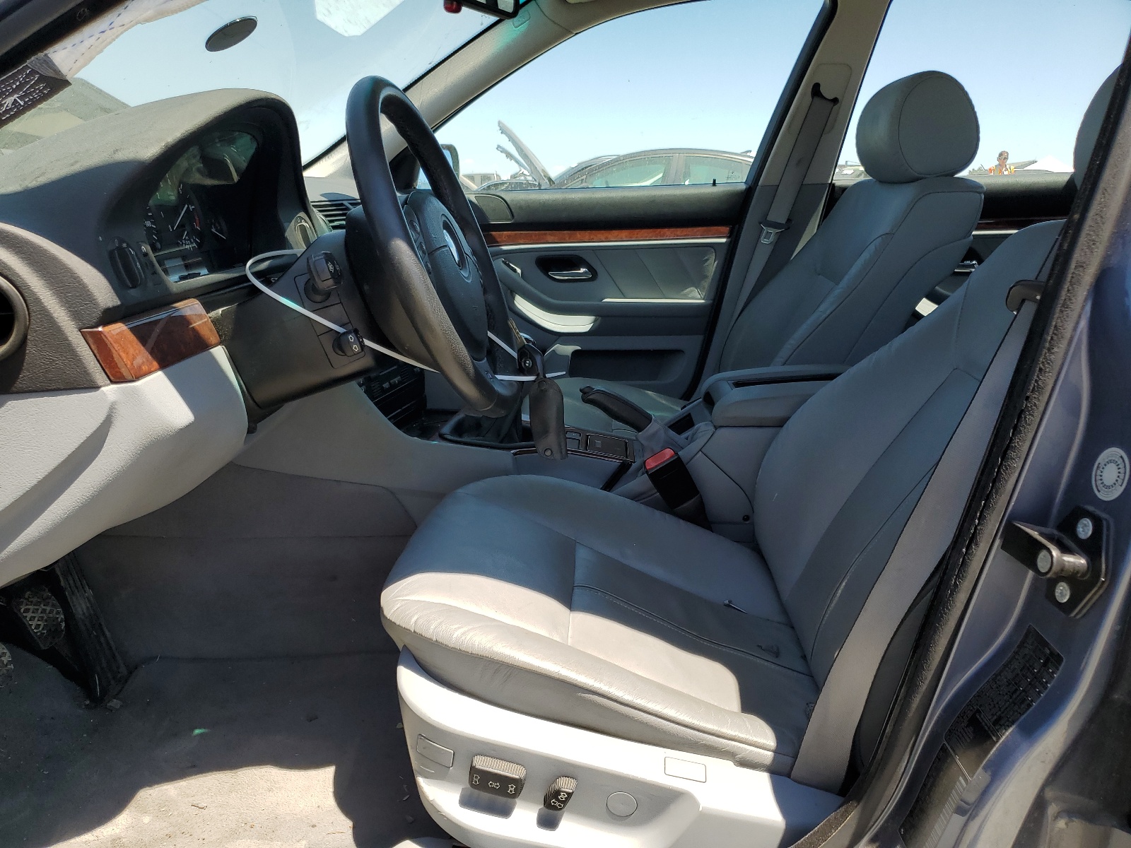 WBADT53491CE91575 2001 BMW 530 I