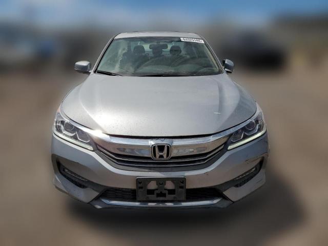 Седани HONDA ACCORD 2016 Сріблястий