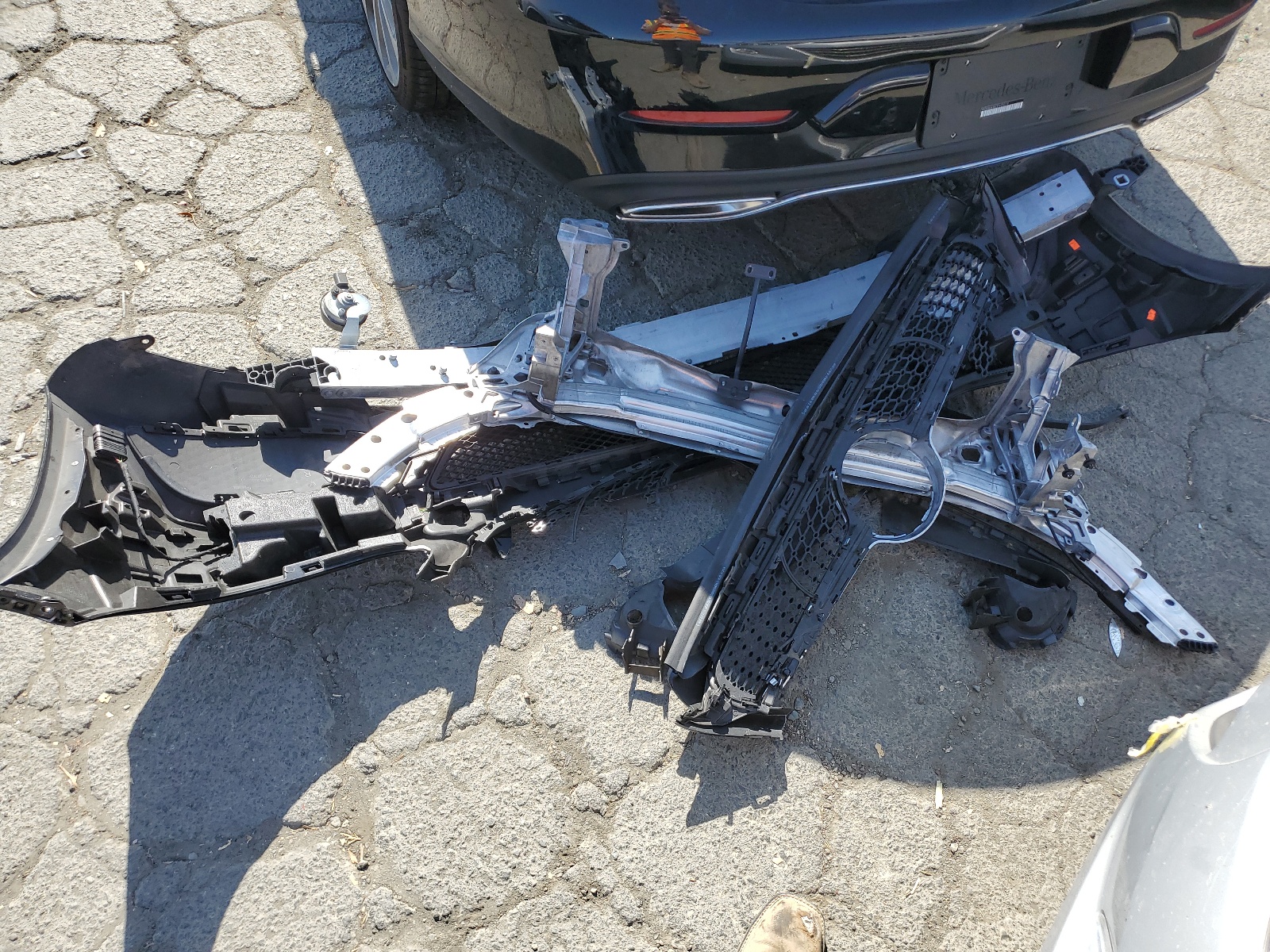 WDDWJ4JB2JF648314 2018 Mercedes-Benz C 300