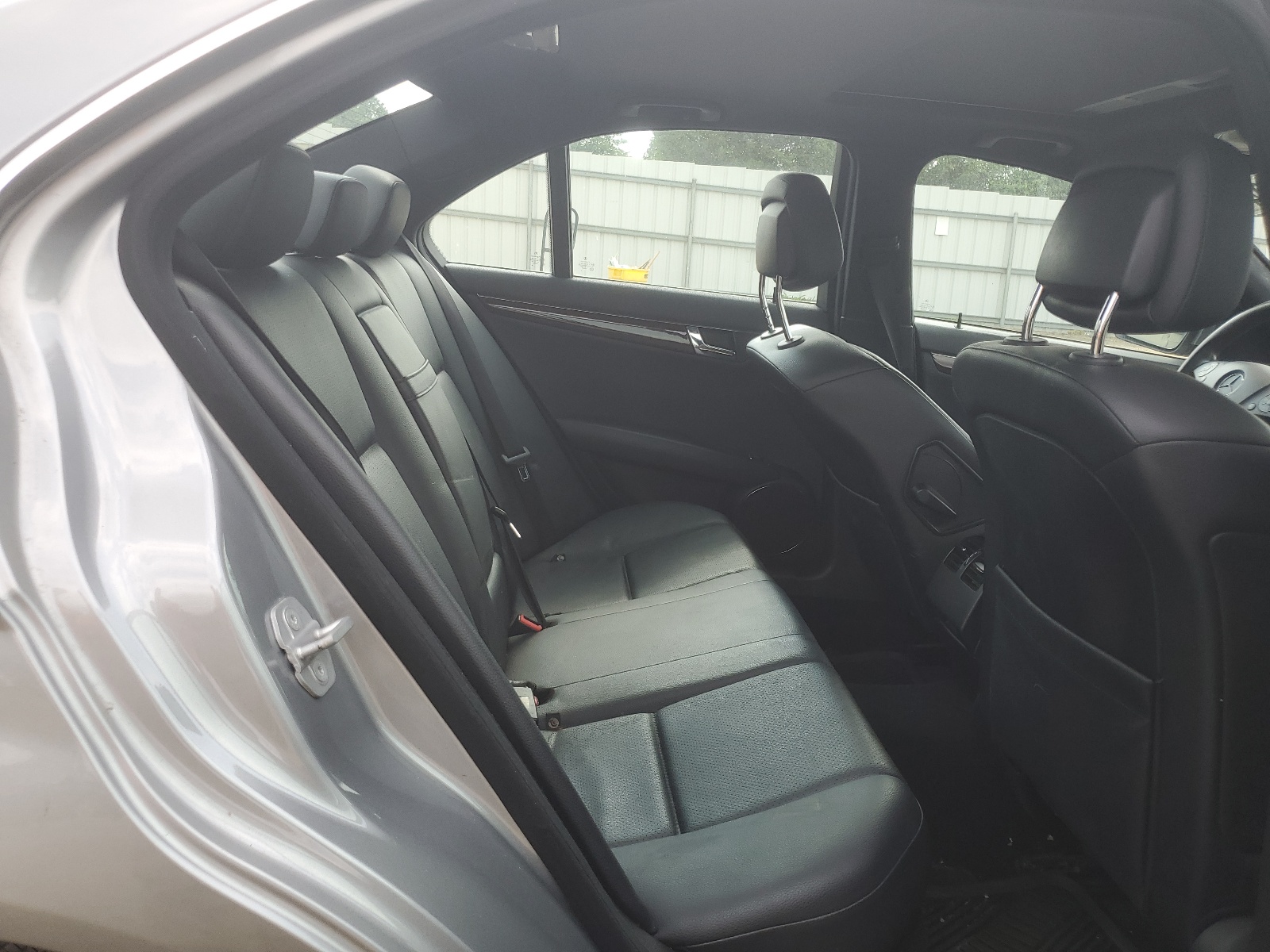 WDDGF81X19R055773 2009 Mercedes-Benz C 300 4Matic