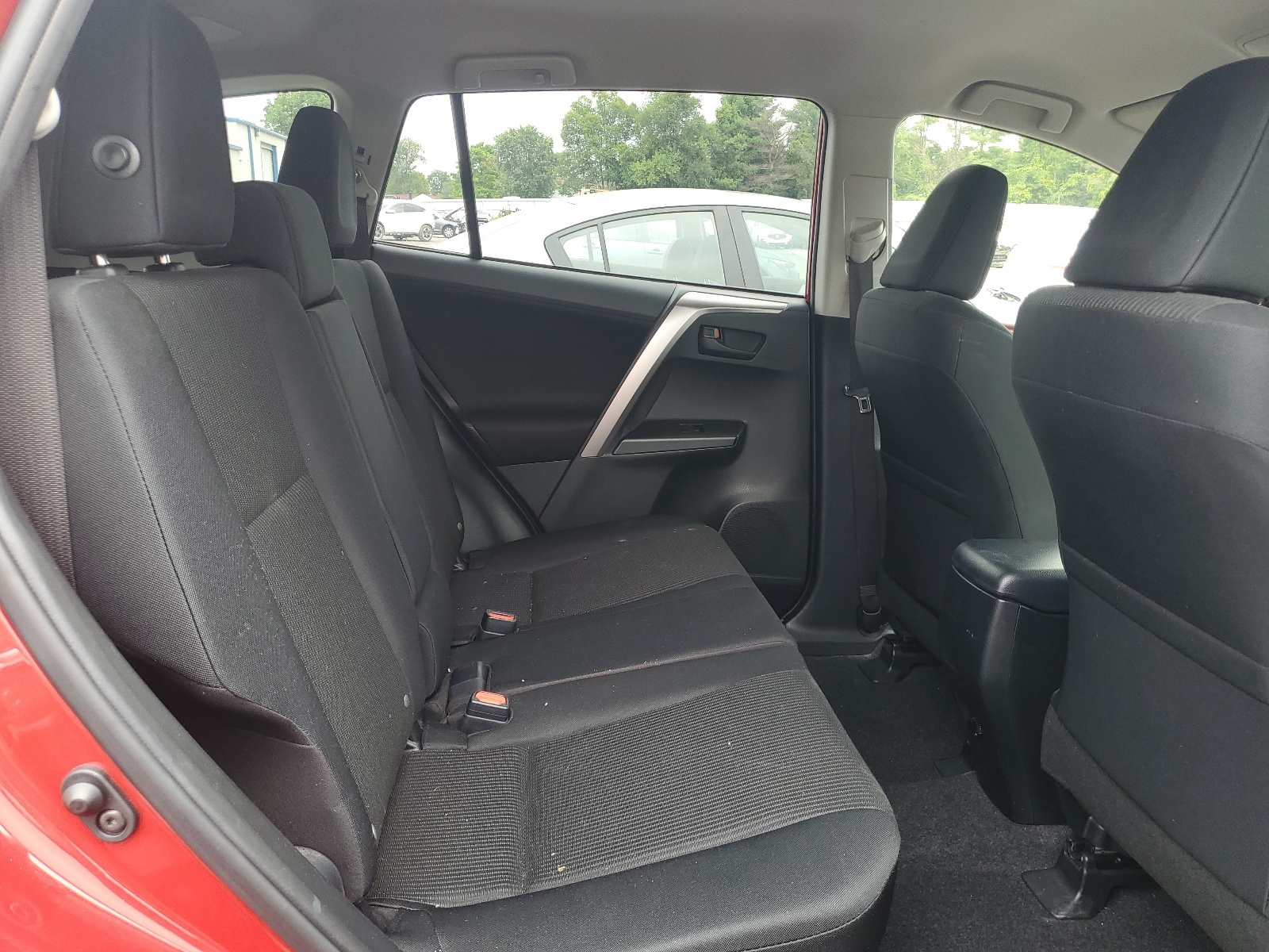 JTMZFREV4HJ144171 2017 Toyota Rav4 Le