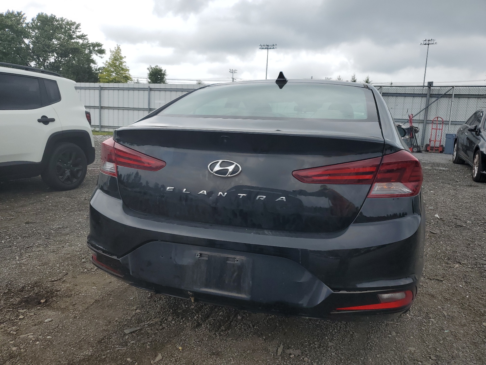 2019 Hyundai Elantra Sel vin: 5NPD84LF9KH479512