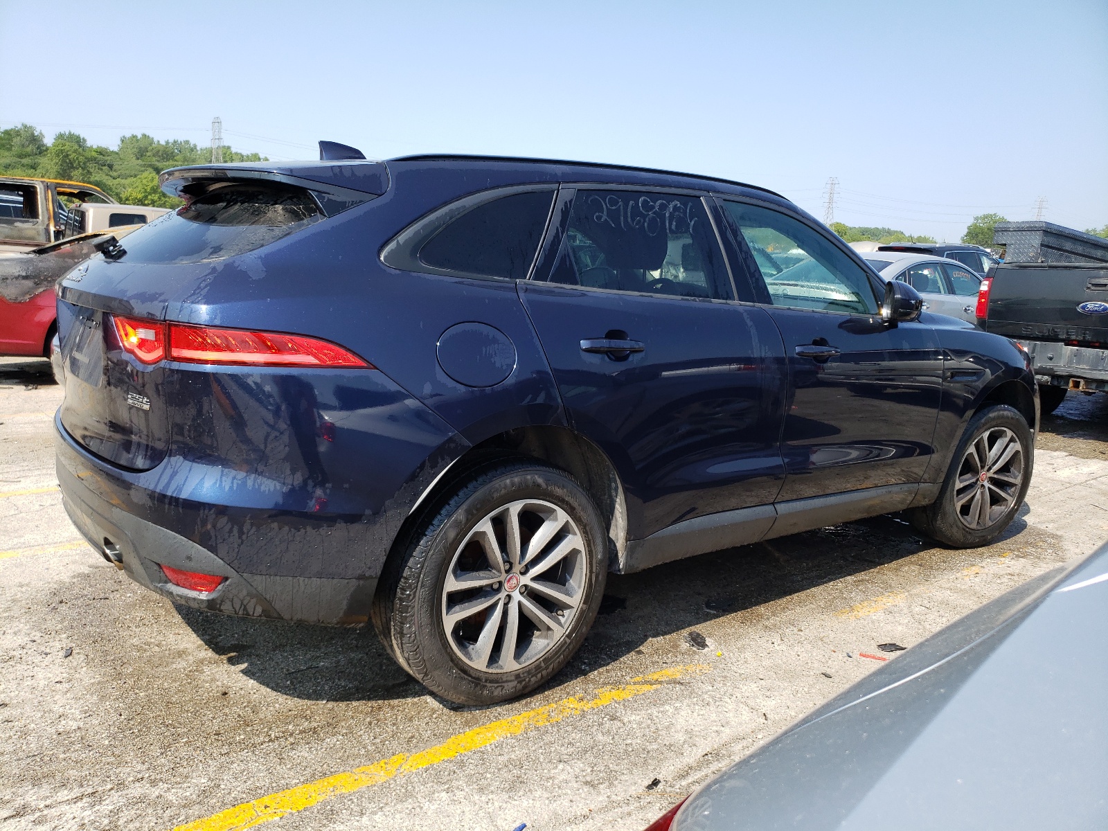 2018 Jaguar F-Pace Premium vin: SADCJ2FXXJA275787