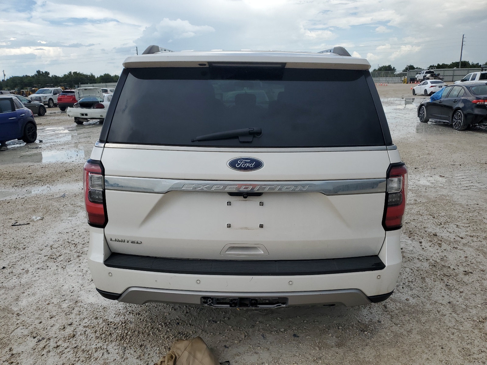 2018 Ford Expedition Limited vin: 1FMJU2AT8JEA12345