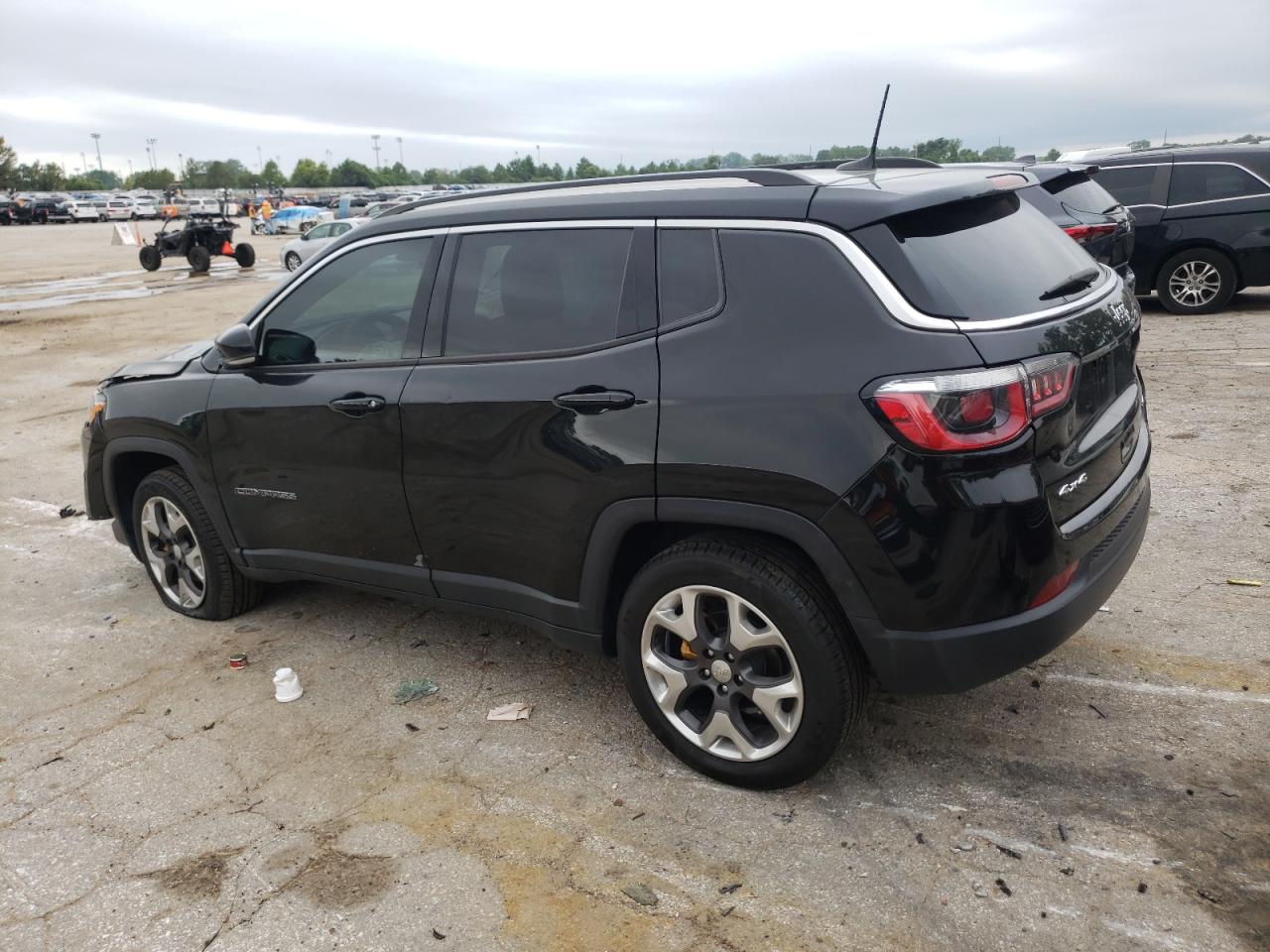 3C4NJDCB3JT396324 2018 JEEP COMPASS - Image 2