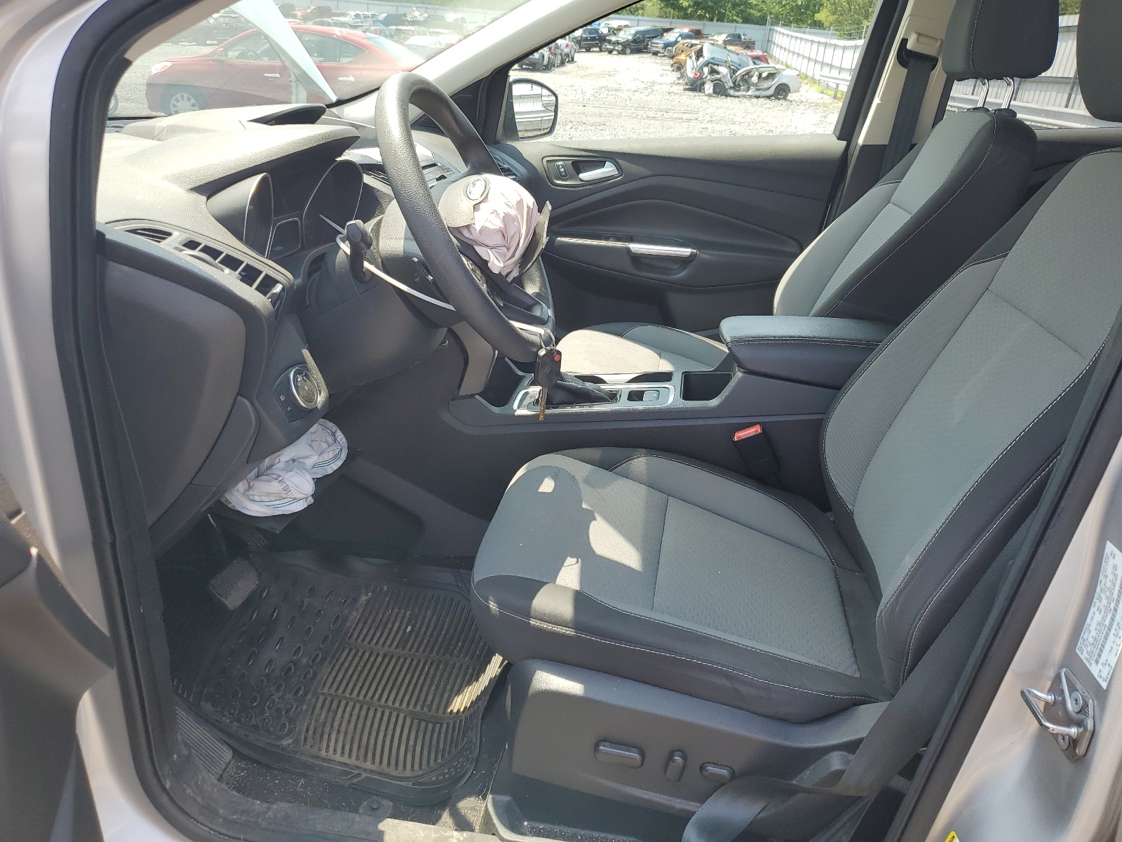 1FMCU9G92HUC81406 2017 Ford Escape Se