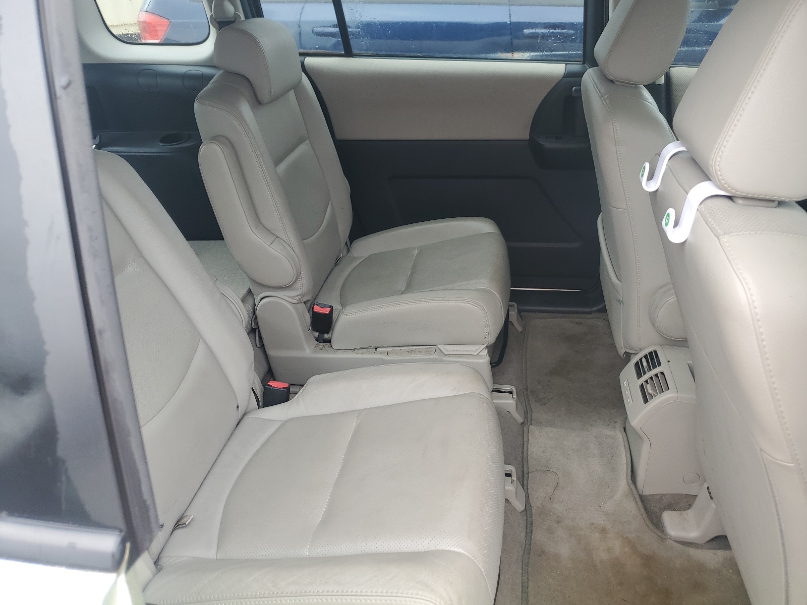 JM1CR293580308210 2008 Mazda 5