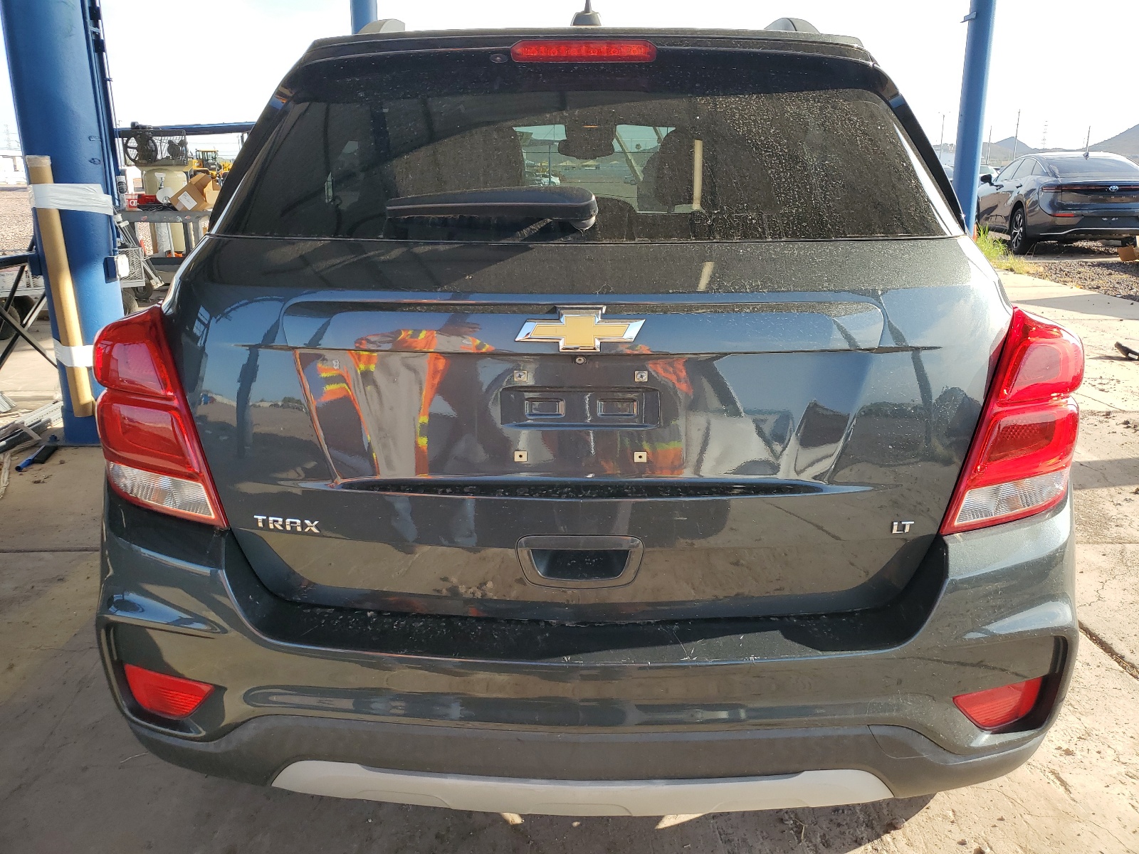 KL7CJLSB0JB666661 2018 Chevrolet Trax 1Lt