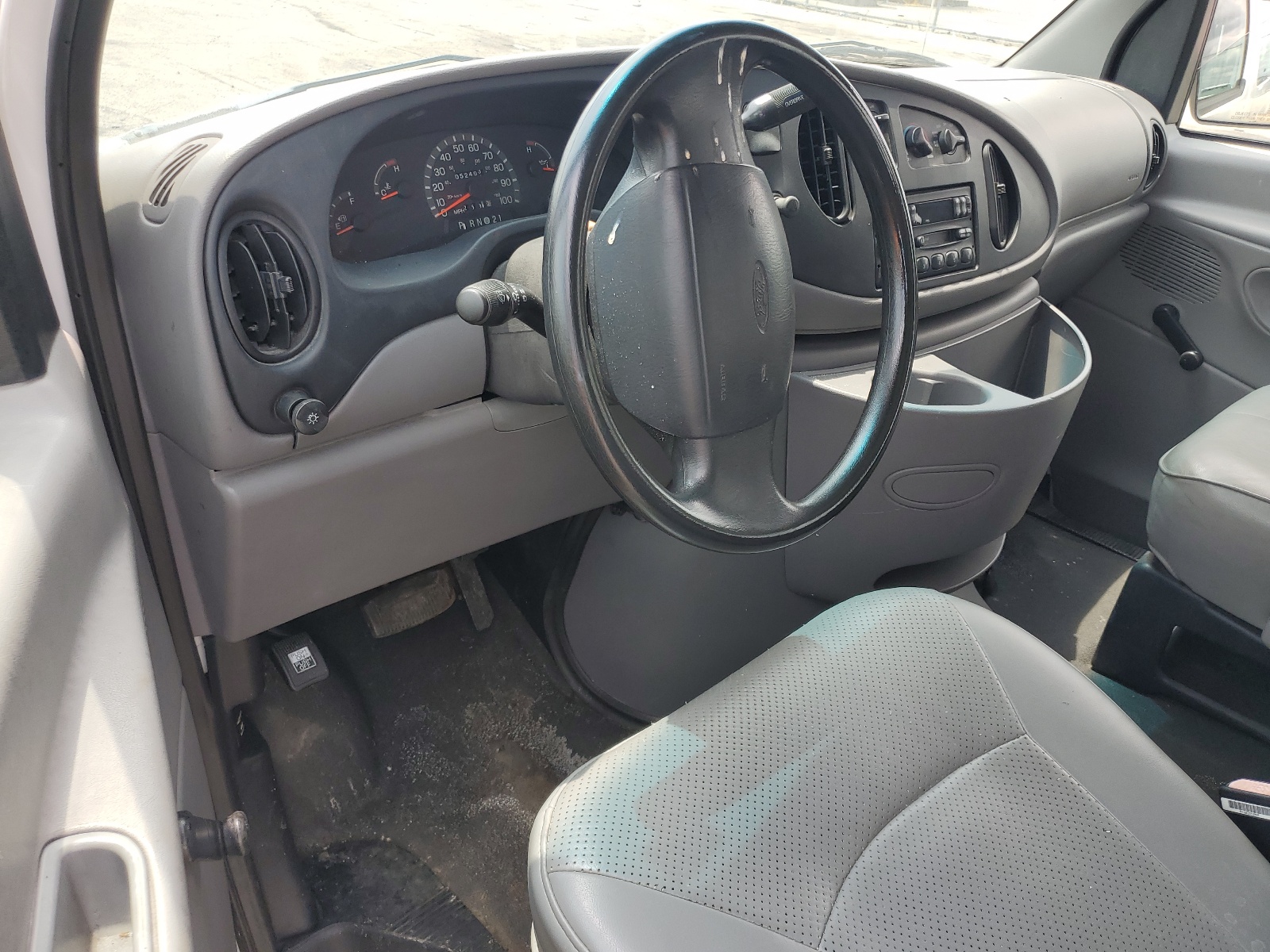 1FTRE1425WHA04422 1998 Ford Econoline E150 Van