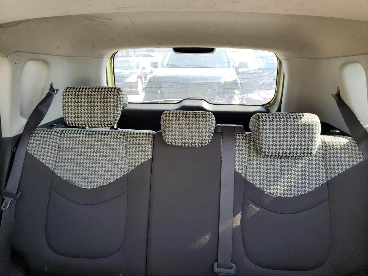 2010 Kia Soul + VIN: KNDJT2A2XA7037427 Lot: 65018184